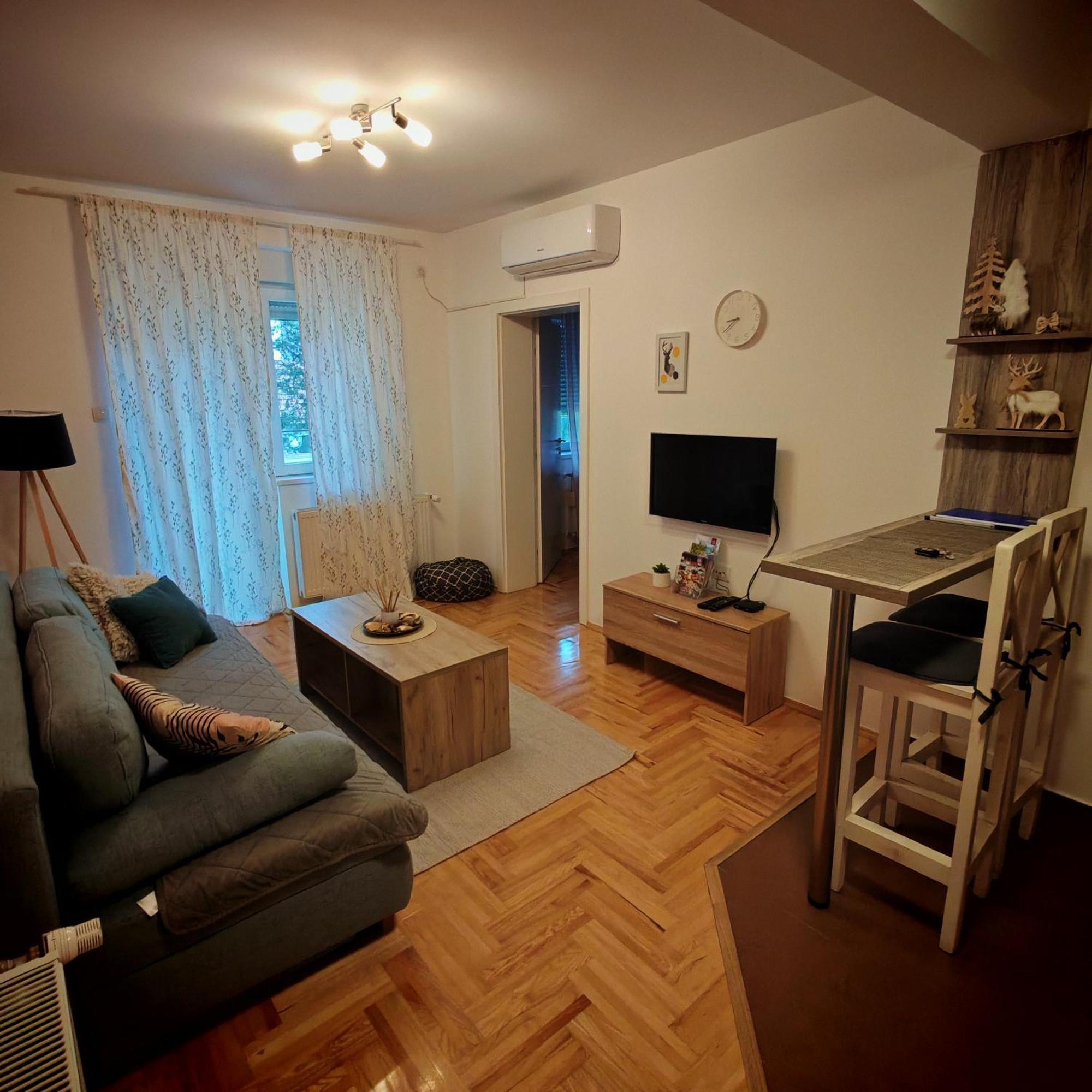 Apartman_Krstic_1 Subotica Luaran gambar